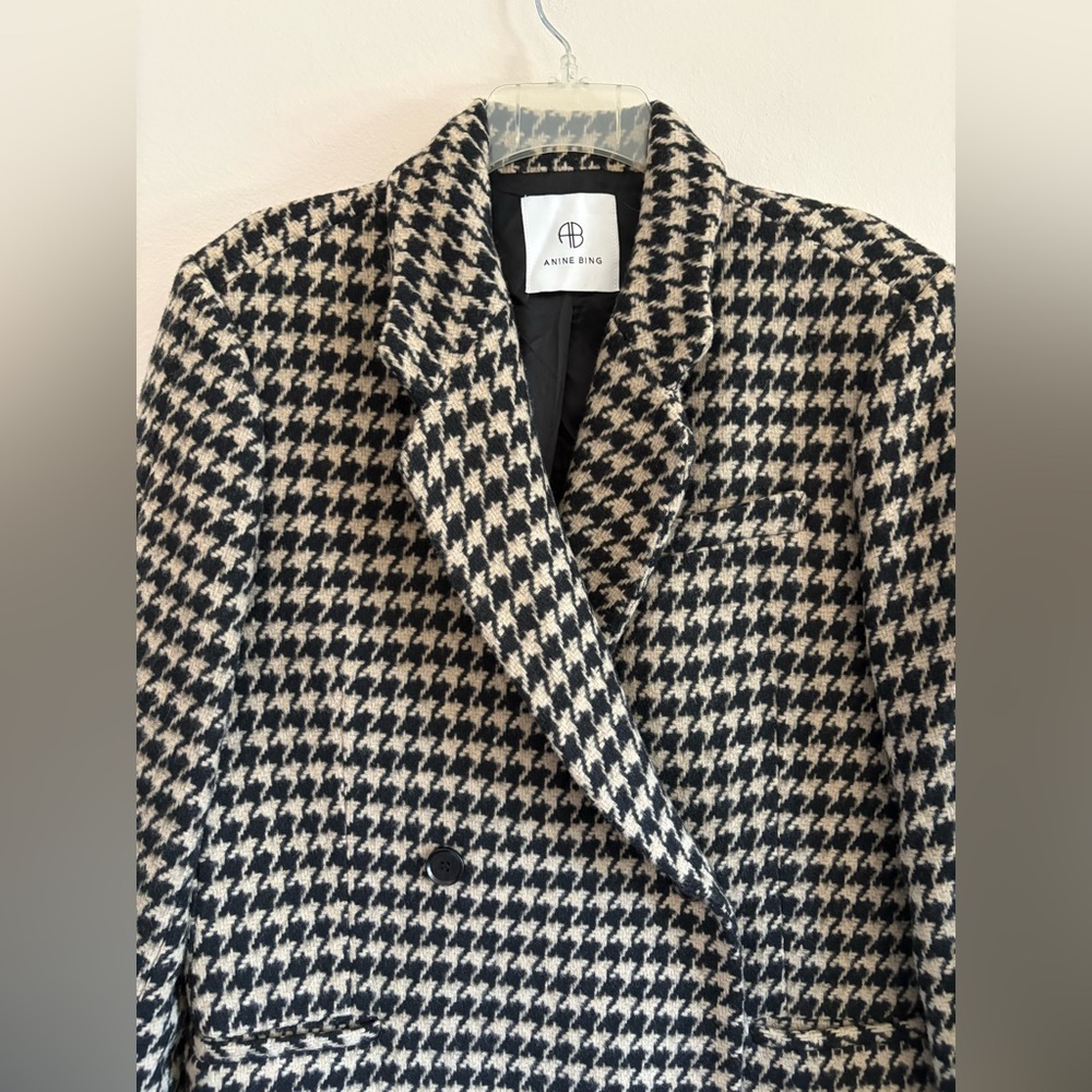 Anine Bing 'Kaia' Brown Acrylic Blazer. - Picture 5 of 11